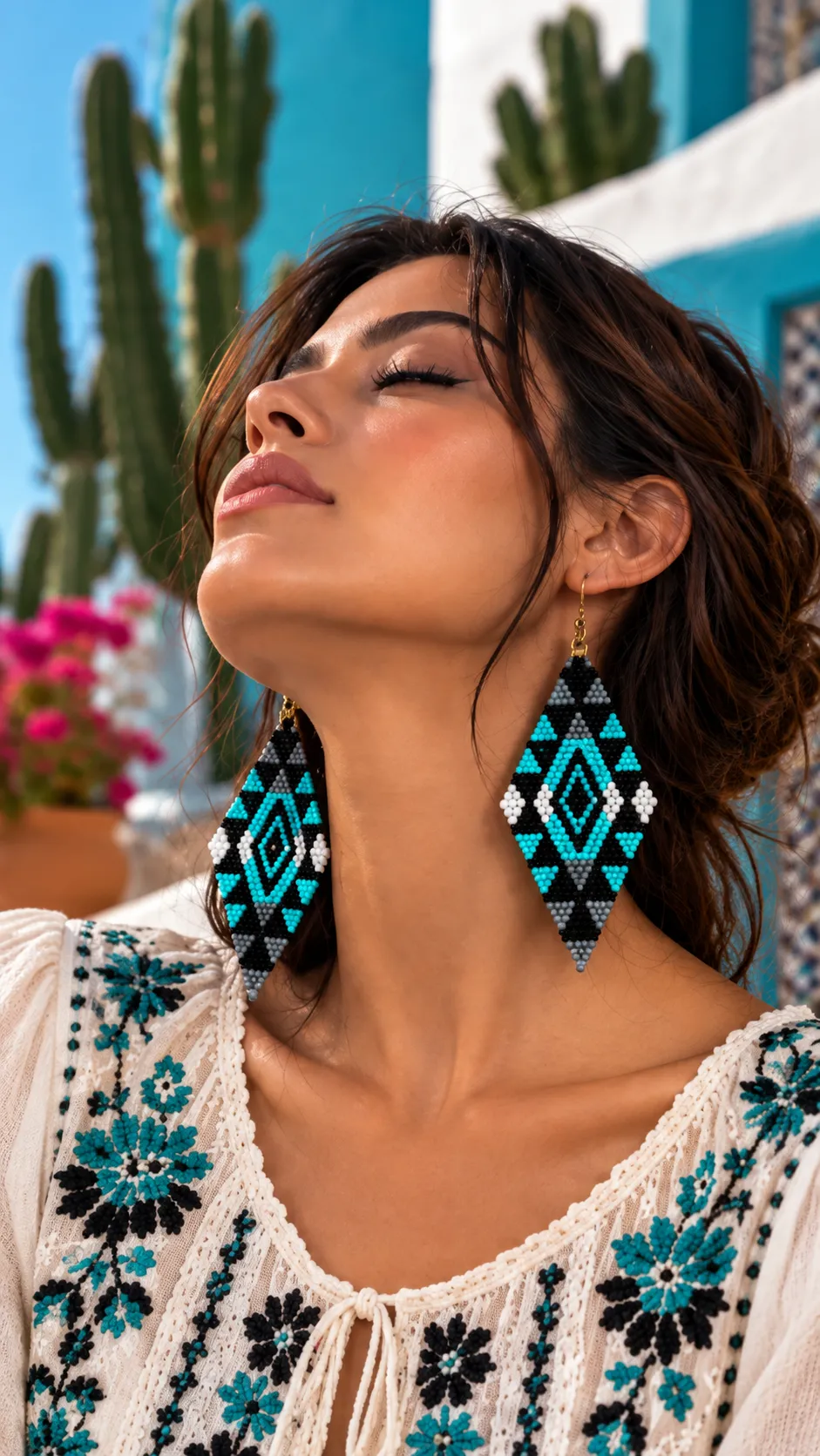Amuleto Ancestral – Aretes de Cuentas con Diseño Geométrico, Tejidos a Mano, Estilo Bohemio - Image 7