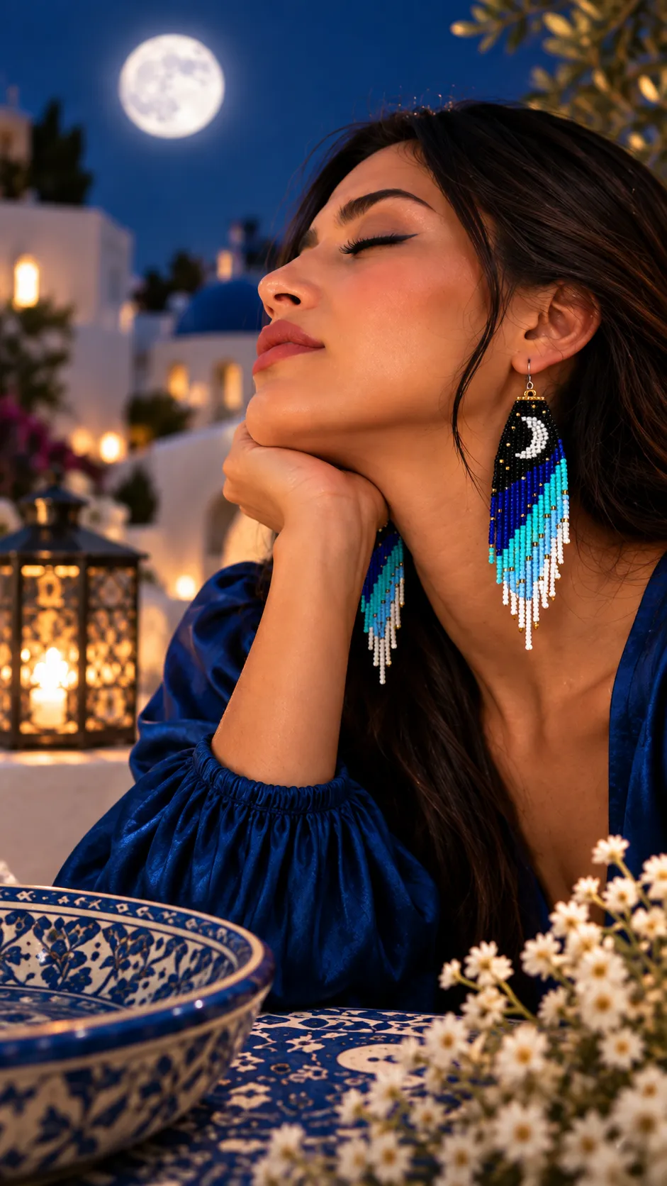 Luna Azul – Aretes Largos de Cuentas con Luna y Flecos, Tejidos a Mano, Estilo Bohemio - Image 4