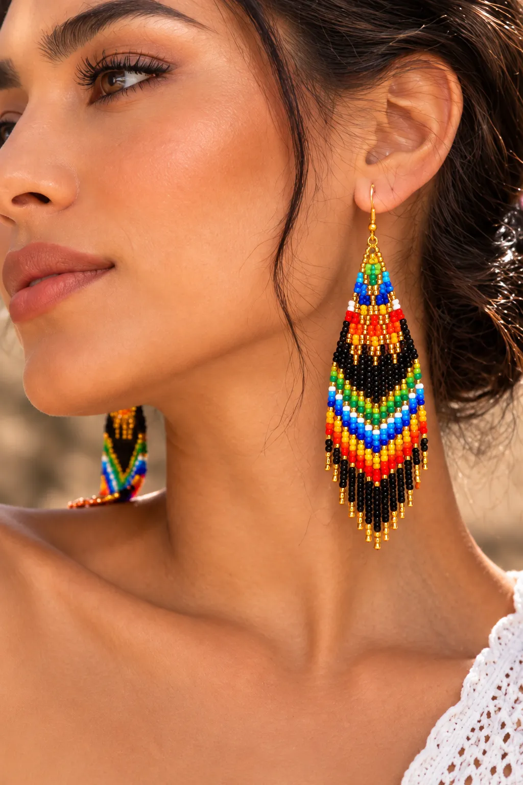 Ritmo Libre – Aretes Largos de Cuentas con Flecos Tejidos a Mano, Estilo Bohemio Vintage