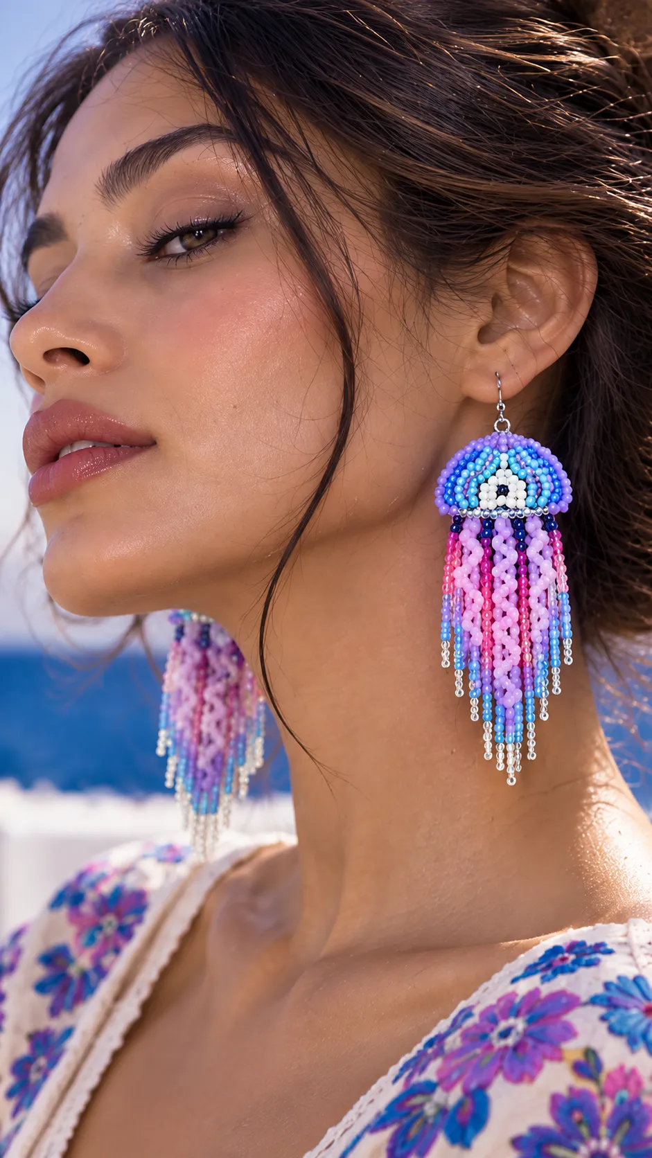 Medusa del Mar – Aretes de Medusa con Cuentas y Flecos Largos, Tejidos a Mano