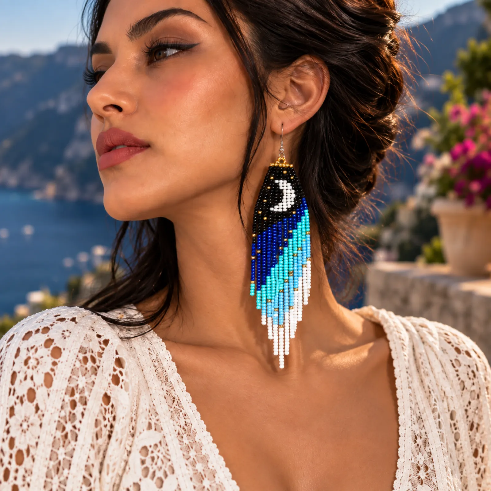 Luna Azul – Aretes Largos de Cuentas con Luna y Flecos, Tejidos a Mano, Estilo Bohemio