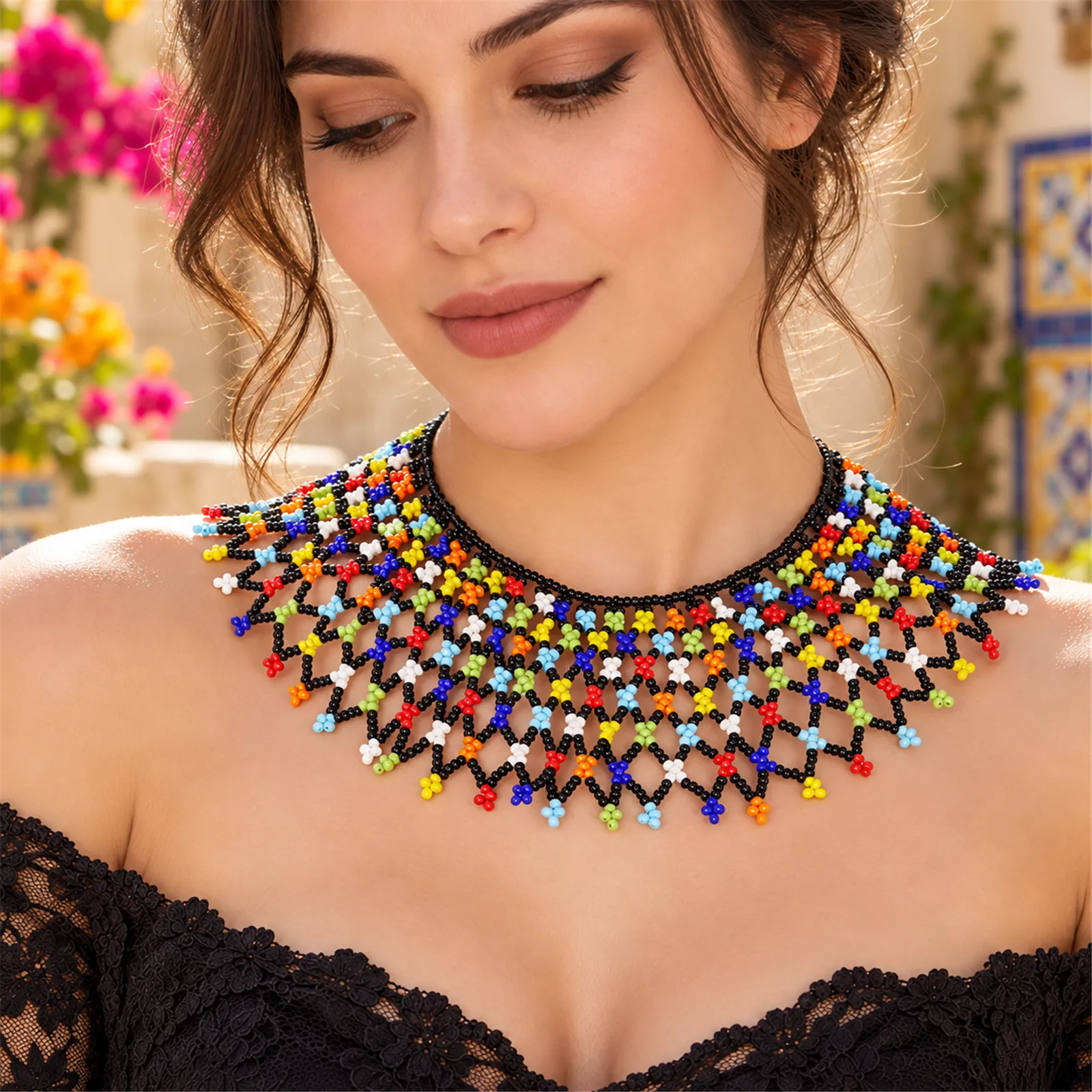 Alegría de Colores – Collar Multicolor de Cuentas con Diseño Calado, Tejido a Mano, Estilo Bohemio