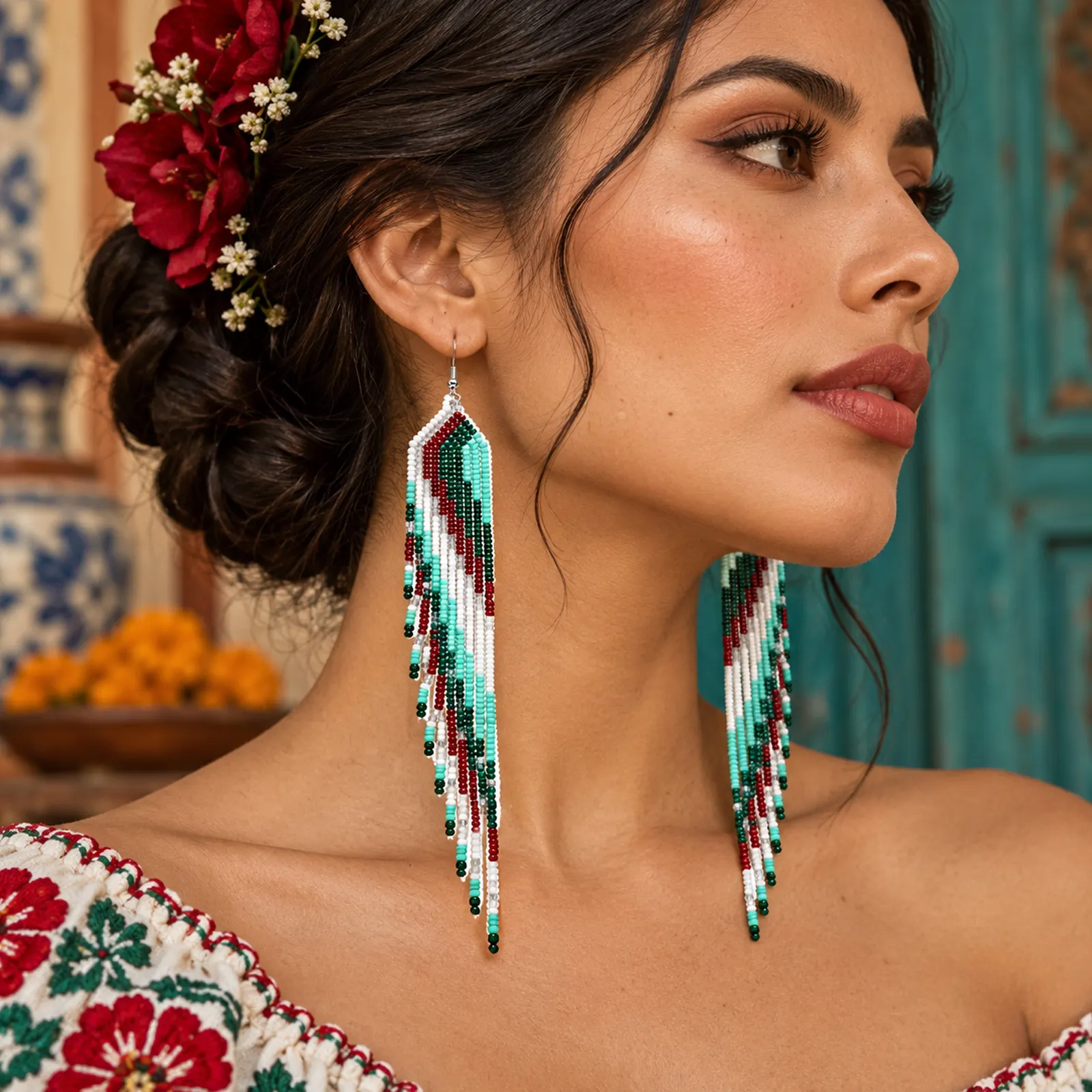 Verde Bohemio – Aretes Largos de Cuentas Multicolor con Flecos, Tejidos a Mano, Estilo Bohemio - Image 2