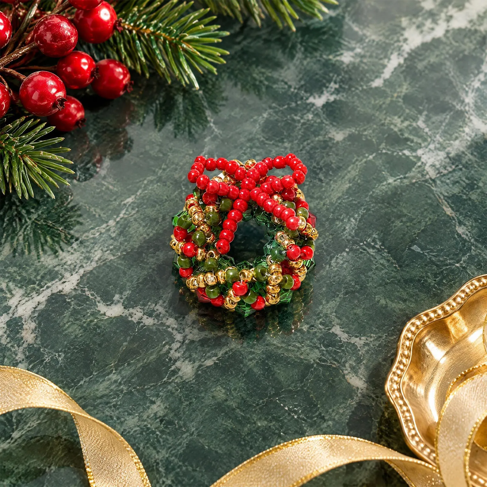 Aretes Navideños de Cuentas Hechos a Mano – Pendientes de Corona de Navidad con Lazos, Estilo Festivo y Original - Image 6