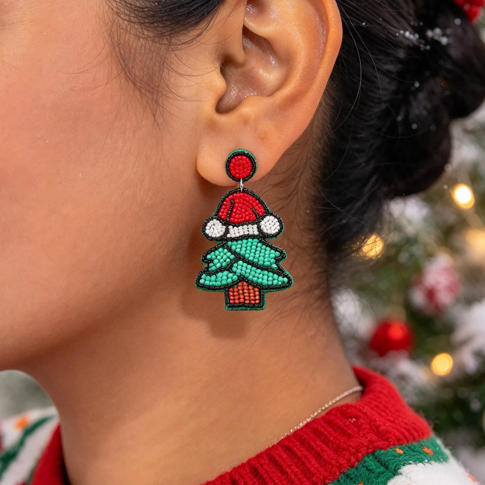 Navidad Mágica – Aretes de Cuentas con Diseños Navideños, Accesorios Festivos y Originales para Mujer - Image 3