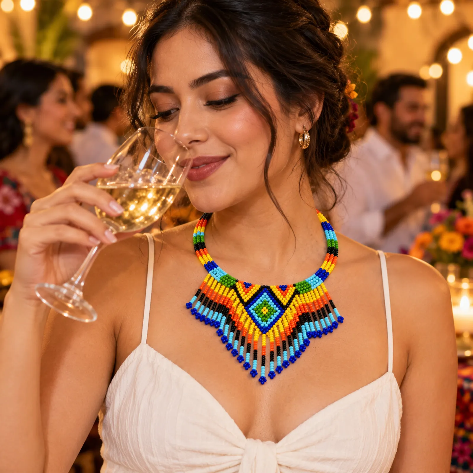 Collar Tribal Geométrico – Collar de Cuentas Tejidas a Mano con Flecos, Diseño Étnico Bohemio para Mujer
